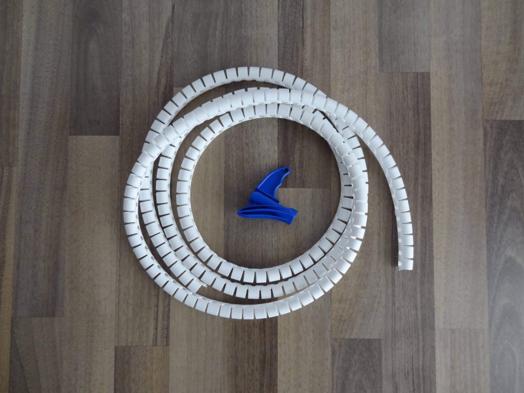 Tools-für-Kabelorganisation-Kabel-aufräumen-PVC-Kabelschlauch